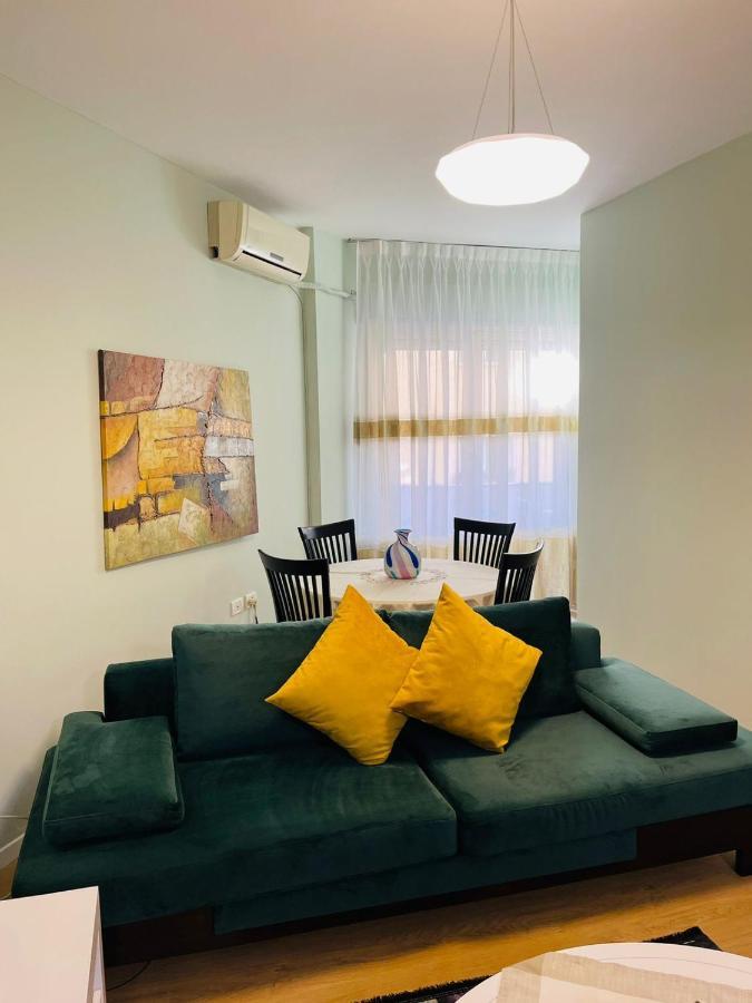 New Apartment In Center Of Tirana Bagian luar foto